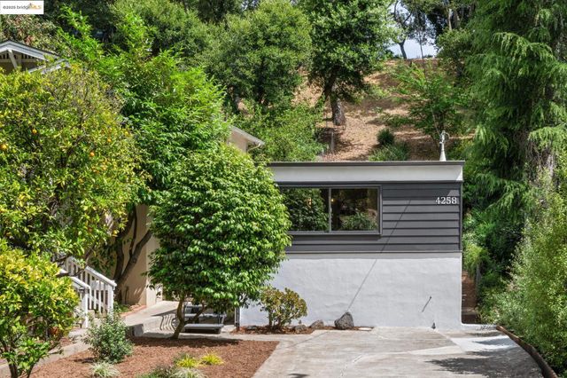 4258 Maple Ave, Oakland, CA 94602