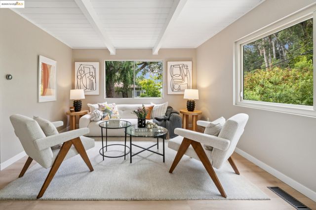 4258 Maple Ave, Oakland, CA 94602