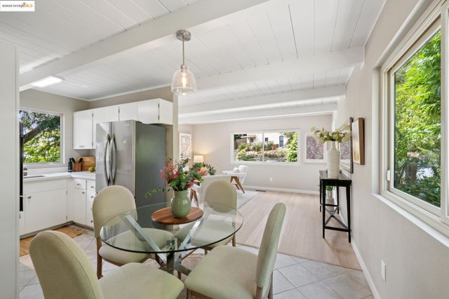 4258 Maple Ave, Oakland, CA 94602