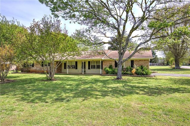 106 Tulip Way SW, Calhoun, GA 30701