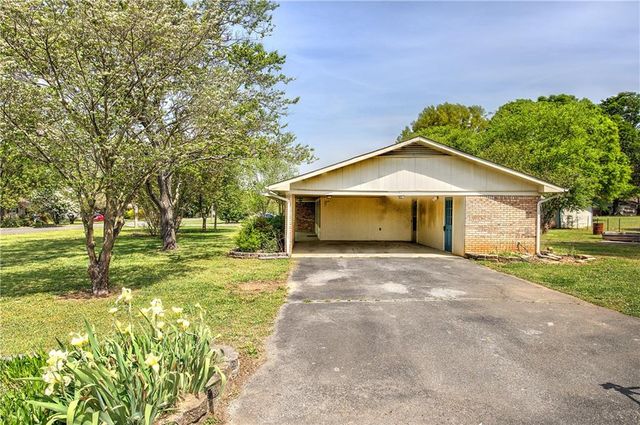 106 Tulip Way SW, Calhoun, GA 30701