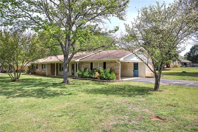 106 Tulip Way SW, Calhoun, GA 30701