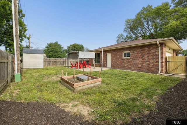 2041 N 77th Street, Lincoln, NE 68505