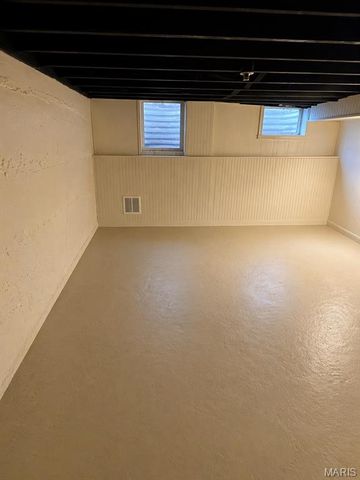 8551 Oriole Avenue, St Louis, MO 63147