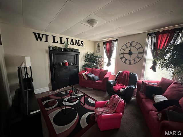 8551 Oriole Avenue, St Louis, MO 63147