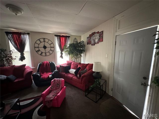 8551 Oriole Avenue, St Louis, MO 63147