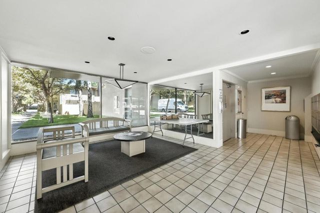 932 Peninsula Avenue 406, San Mateo, CA 94401