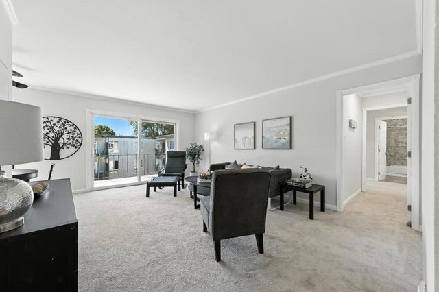 932 Peninsula Avenue 406, San Mateo, CA 94401