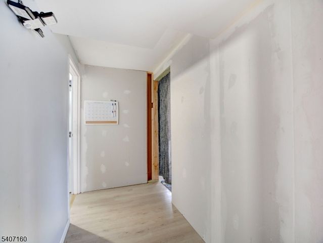 221 Chincopee Ave, Hopatcong Boro, NJ 07843