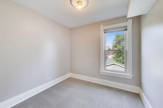 7120 N Ashland Boulevard, Chicago, IL 60626