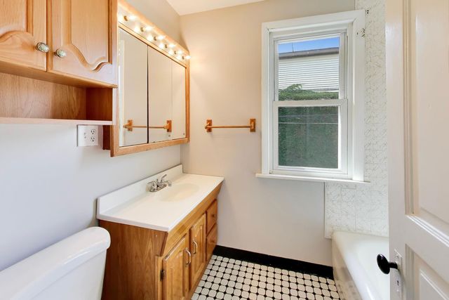 7120 N Ashland Boulevard, Chicago, IL 60626