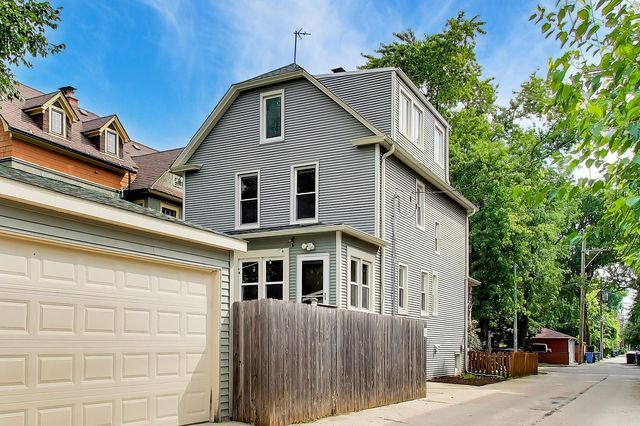 7120 N Ashland Boulevard, Chicago, IL 60626