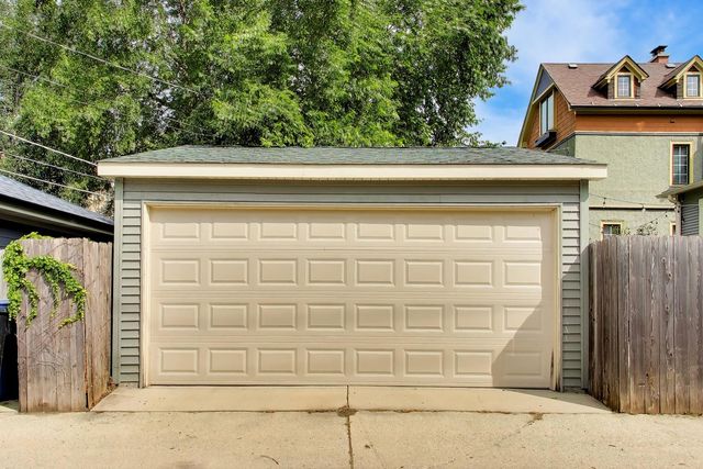 7120 N Ashland Boulevard, Chicago, IL 60626
