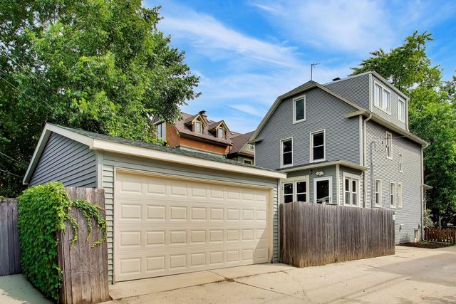 7120 N Ashland Boulevard, Chicago, IL 60626