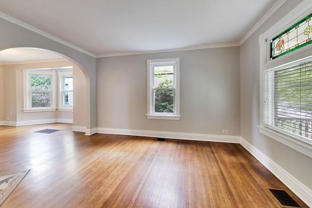 7120 N Ashland Boulevard, Chicago, IL 60626