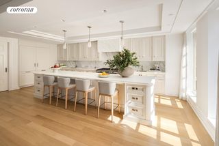 16 5TH Avenue # 15, New York City, NY 10011