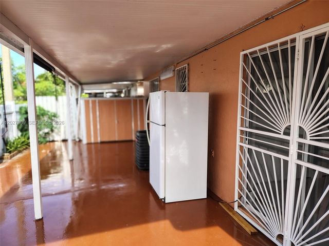 2250 W 74th Pl 8C, Hialeah, FL 33016