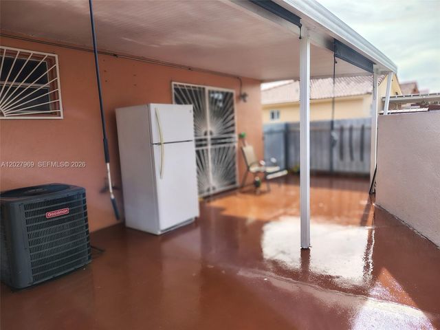 2250 W 74th Pl 8C, Hialeah, FL 33016