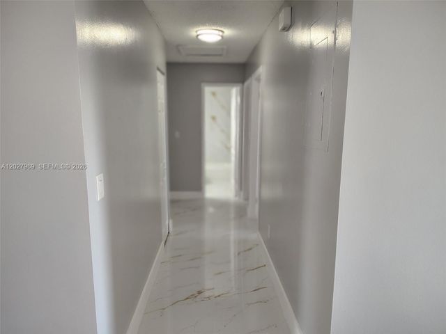 2250 W 74th Pl 8C, Hialeah, FL 33016