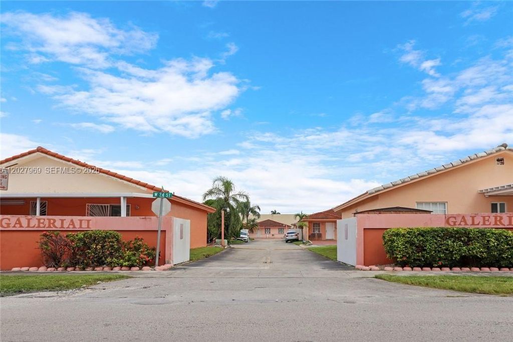 2250 W 74th Pl 8C, Hialeah, FL 33016