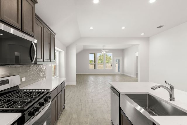 137 Whistling Duck, Balch Springs, TX 75181