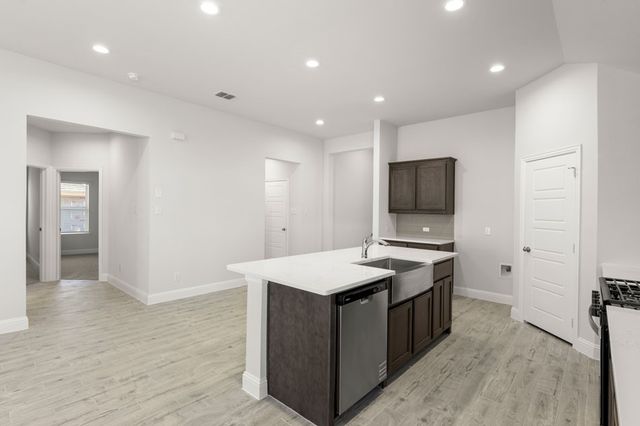 137 Whistling Duck, Balch Springs, TX 75181