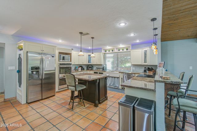 3232 E ELLIS Street, Mesa, AZ 85213