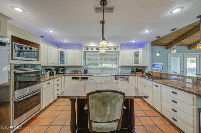 3232 E ELLIS Street, Mesa, AZ 85213