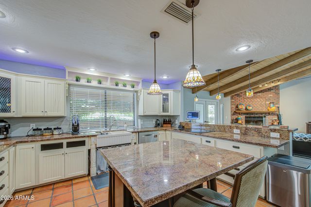 3232 E ELLIS Street, Mesa, AZ 85213