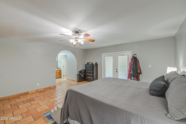 3232 E ELLIS Street, Mesa, AZ 85213