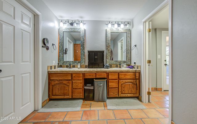 3232 E ELLIS Street, Mesa, AZ 85213
