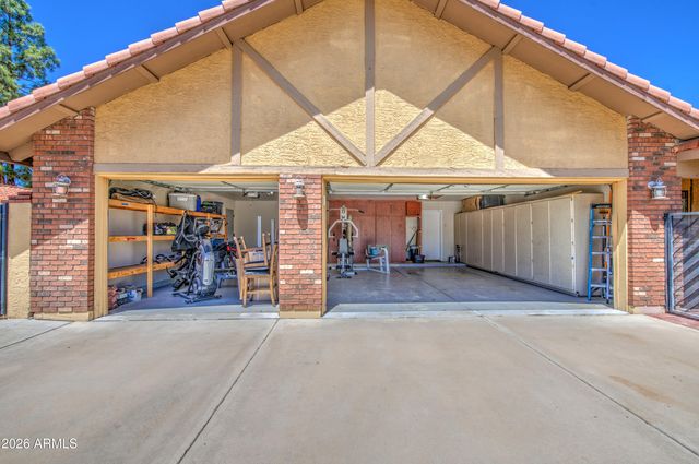3232 E ELLIS Street, Mesa, AZ 85213