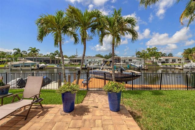 1424 47TH AVENUE NE, St Petersburg, FL 33703