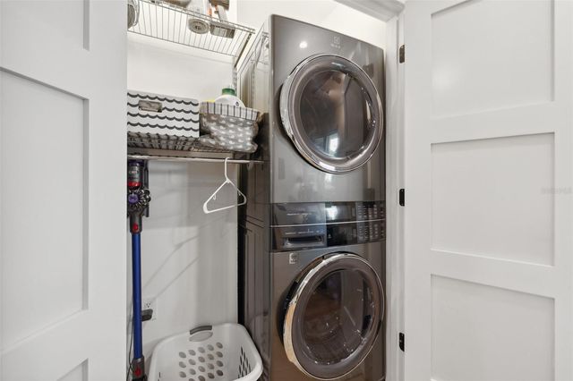 1424 47TH AVENUE NE, St Petersburg, FL 33703