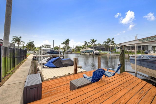 1424 47TH AVENUE NE, St Petersburg, FL 33703