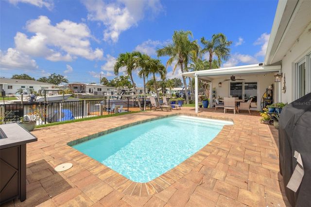 1424 47TH AVENUE NE, St Petersburg, FL 33703