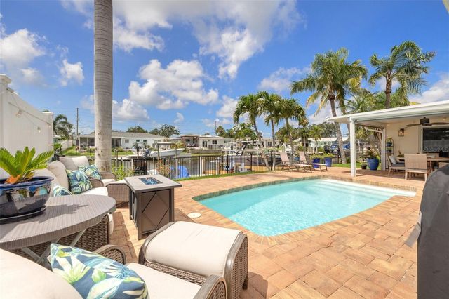 1424 47TH AVENUE NE, St Petersburg, FL 33703