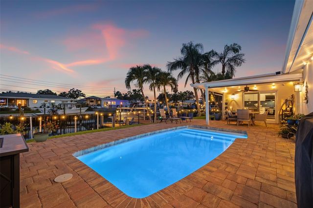 1424 47TH AVENUE NE, St Petersburg, FL 33703