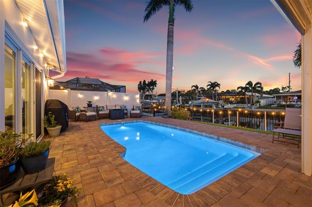 1424 47TH AVENUE NE, St Petersburg, FL 33703