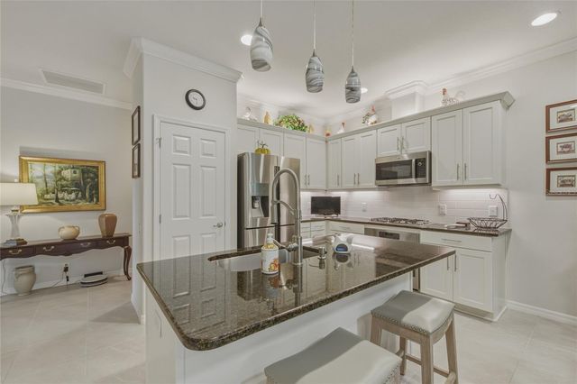 8017 PINE CREST STREET, Seminole, FL 33777