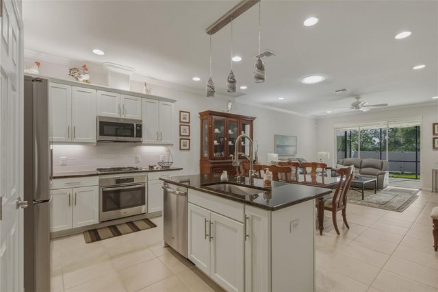 8017 PINE CREST STREET, Seminole, FL 33777