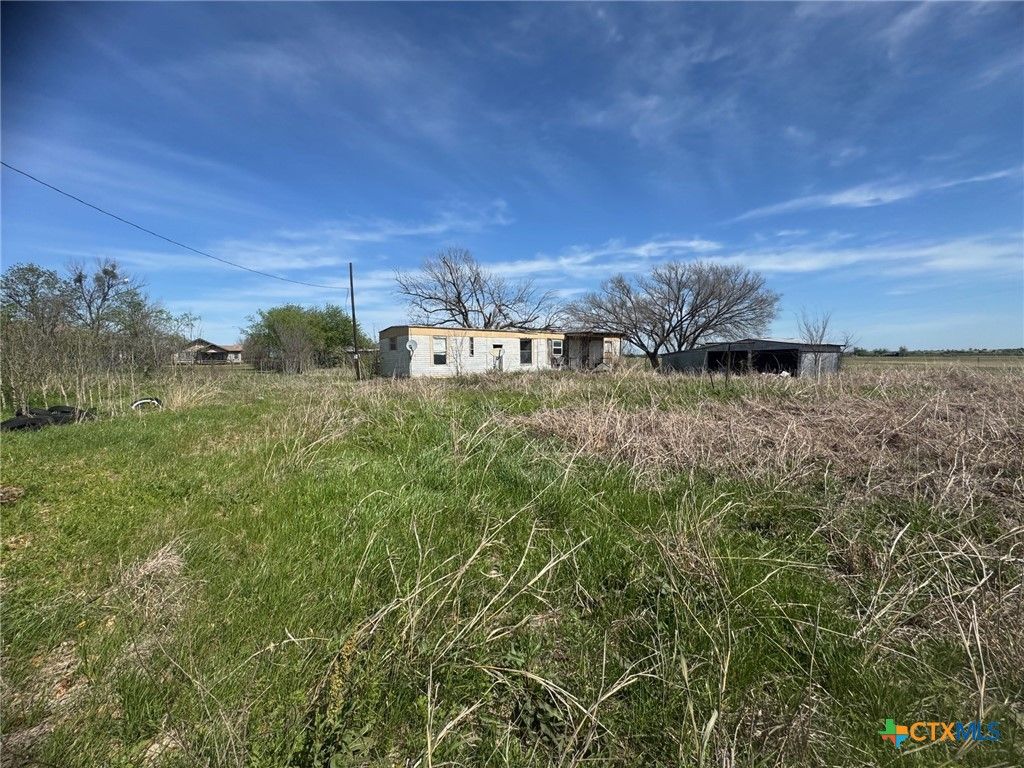 Image 3 of property listing at 224 5th street, Burlington, TX 76519