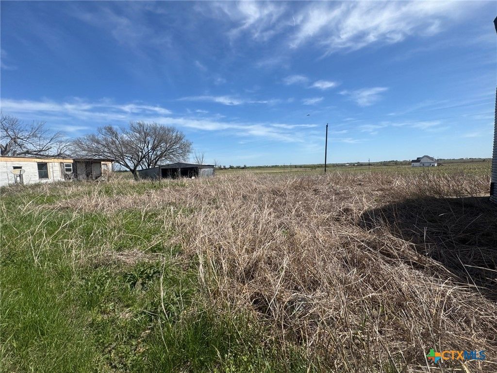 Image 5 of property listing at 224 5th street, Burlington, TX 76519