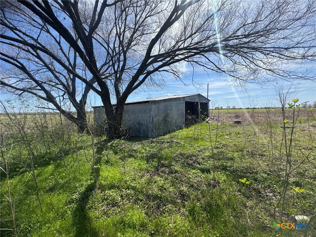 Image 8 of property listing at 224 5th street, Burlington, TX 76519