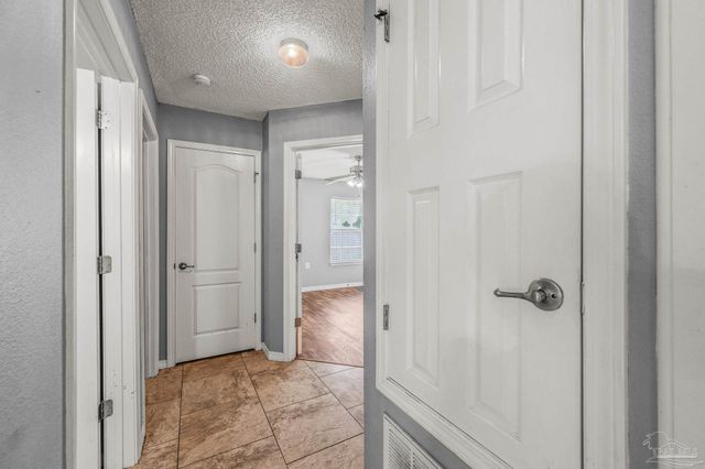 9803 Knollview Dr, Pensacola, FL 32514