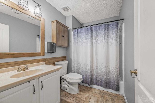 9803 Knollview Dr, Pensacola, FL 32514