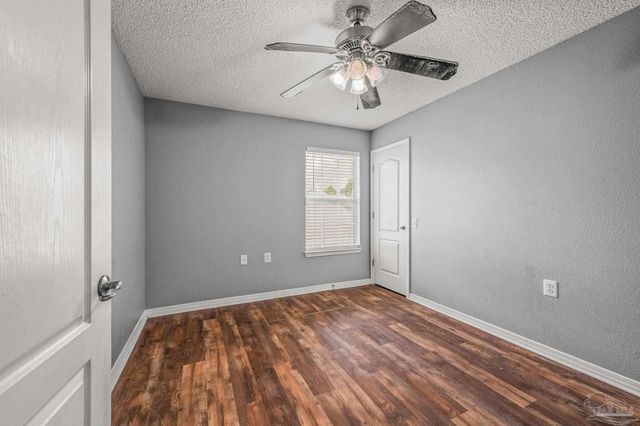 9803 Knollview Dr, Pensacola, FL 32514