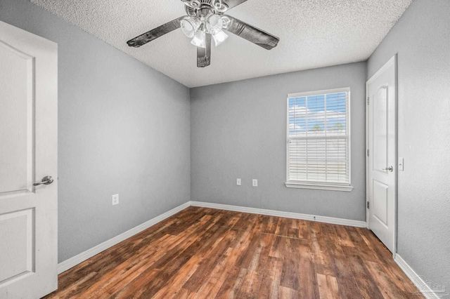 9803 Knollview Dr, Pensacola, FL 32514