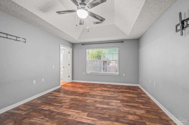 9803 Knollview Dr, Pensacola, FL 32514