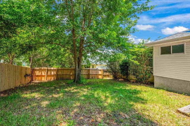 9803 Knollview Dr, Pensacola, FL 32514